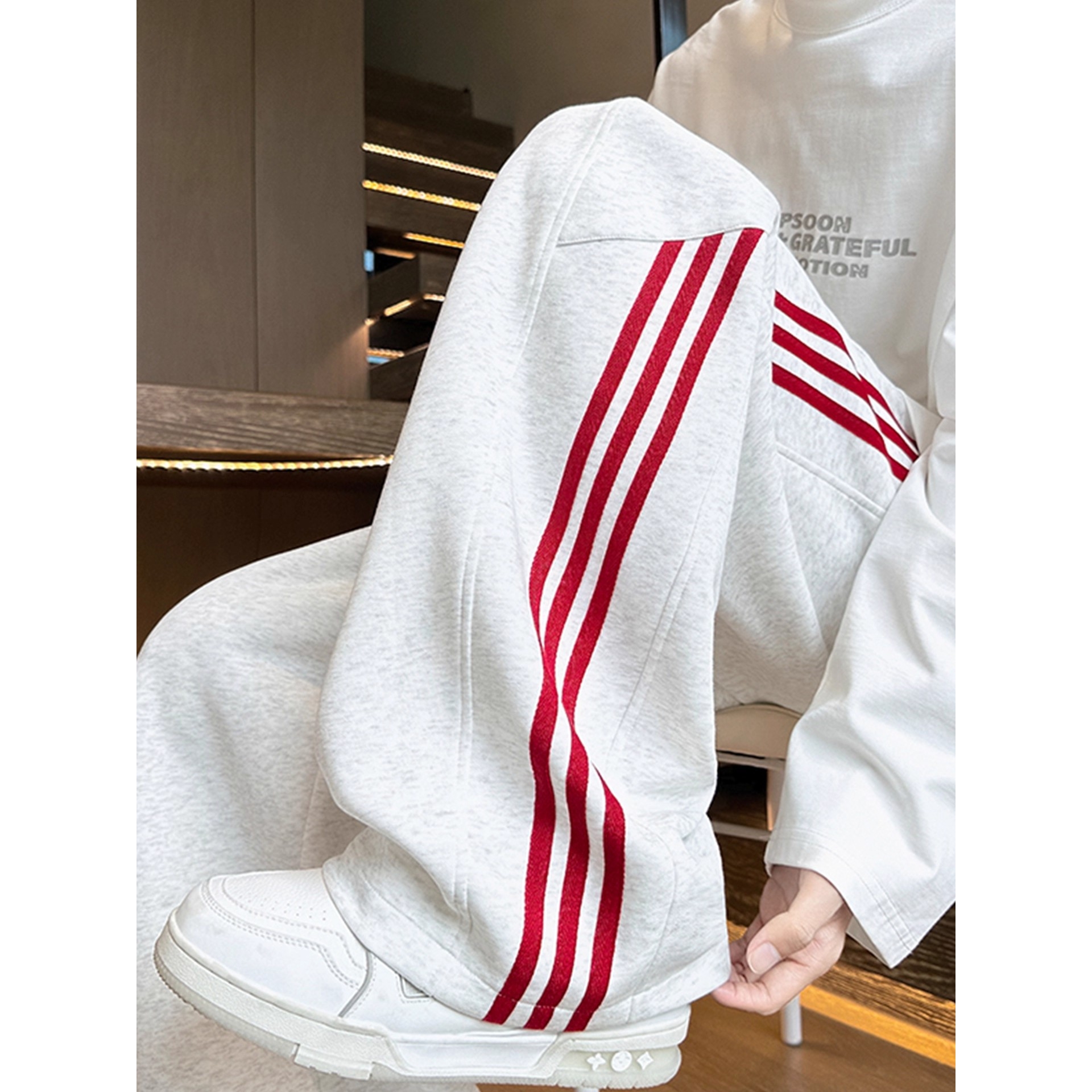 红色条纹卫裤男春秋潮牌美式青少年休闲裤宽松直筒阔腿重磅运动裤