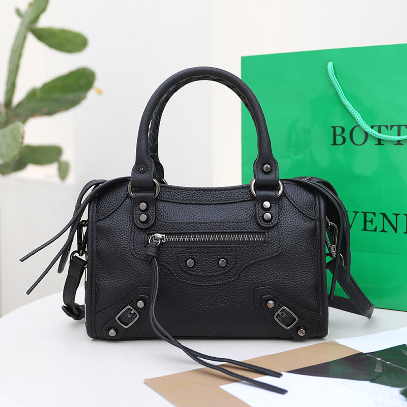 真皮女包机车包手提包头层牛皮大容量软皮2023新款时尚休闲斜挎包