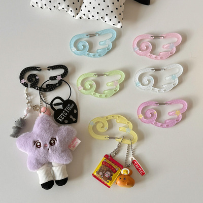 波点翅膀亚克力登山扣痛包挂饰