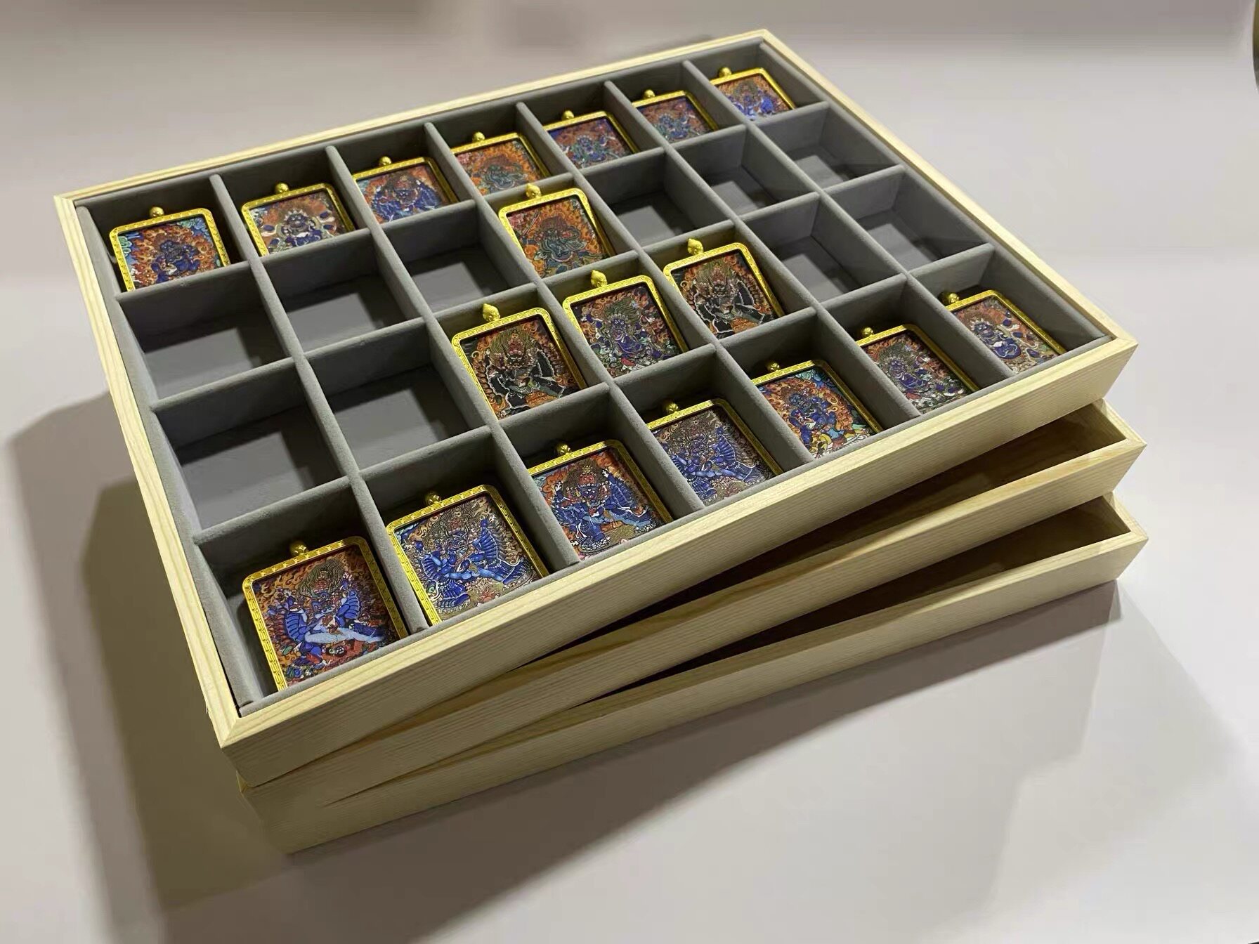 40*30大号唐卡收纳盒子扎基拉姆佛牌收藏展示盒子吊坠项链架28位