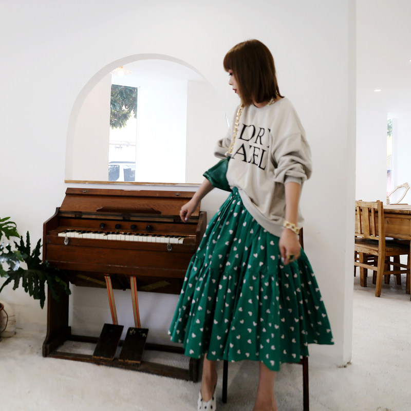 猫布制造绿色半身裙女2025新时尚洋气爆款秋季小个子别致绝美裙子