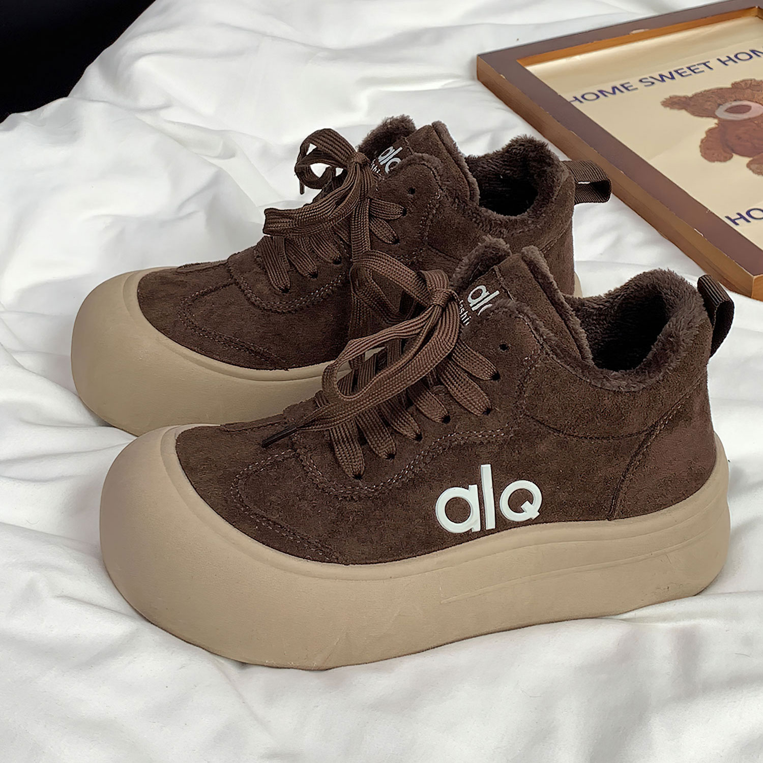 驼色加绒保暖时尚潮流休闲款板鞋