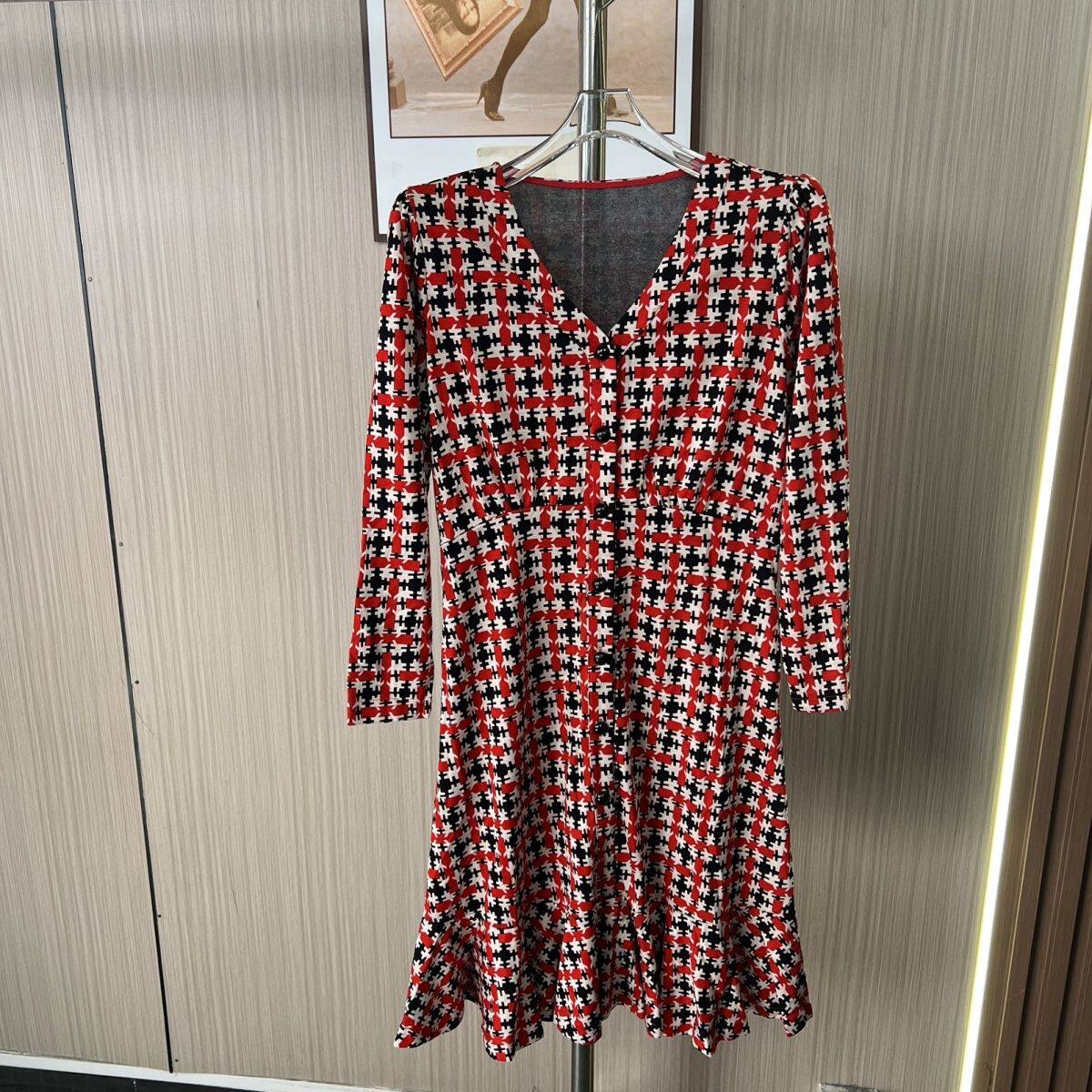 8838品牌撤柜ST时尚女装新款百搭碎花设计款连衣裙