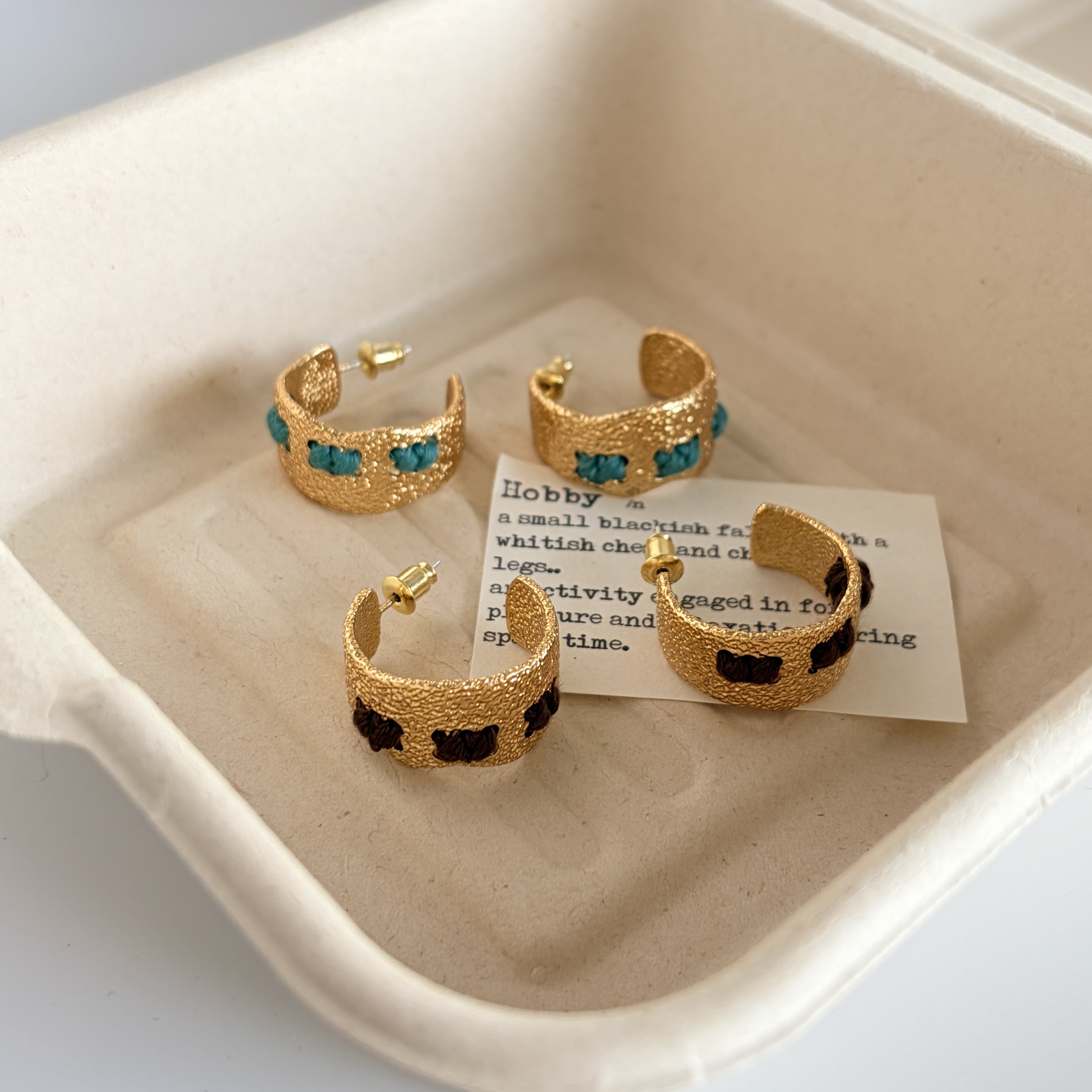 彩色穿线C型宽面耳环女轻奢小众高级感不规则手镯戒指耳钉套装