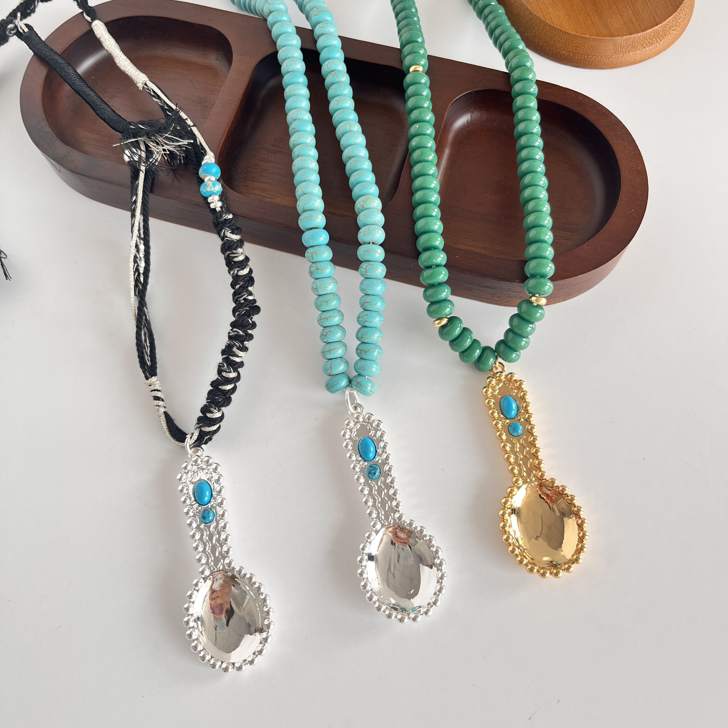 吉普赛度假风绿松石串珠镶嵌勺子项链时尚复古民族风高级感锁骨链