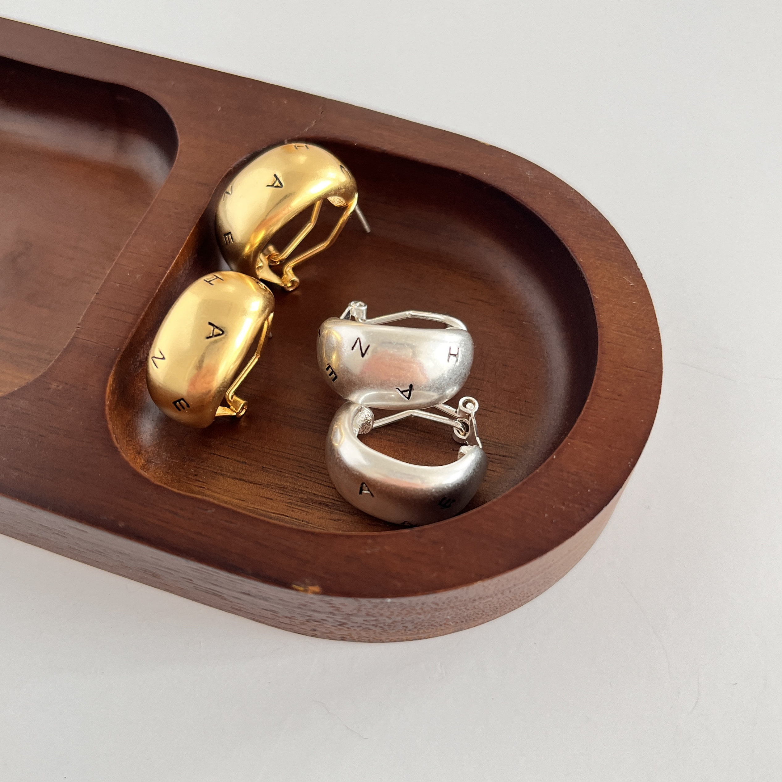 法式中古款vintage复古做旧字母时髦优雅小众高级感耳扣耳环女