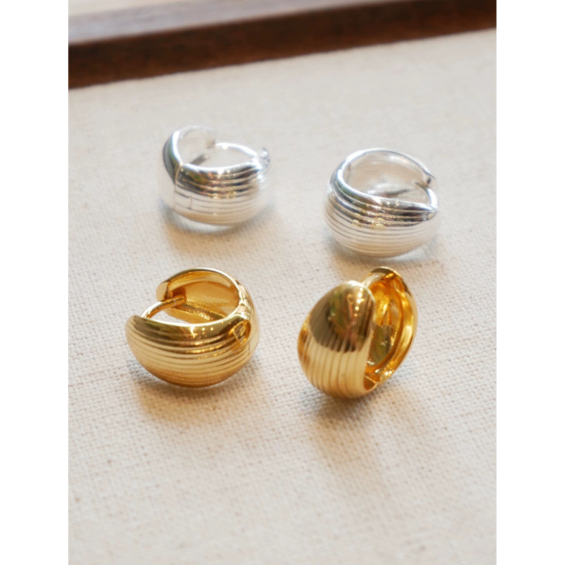 ins韩国博主fever同款双面贝壳耳钉女小众设计精致百搭纹理感耳圈