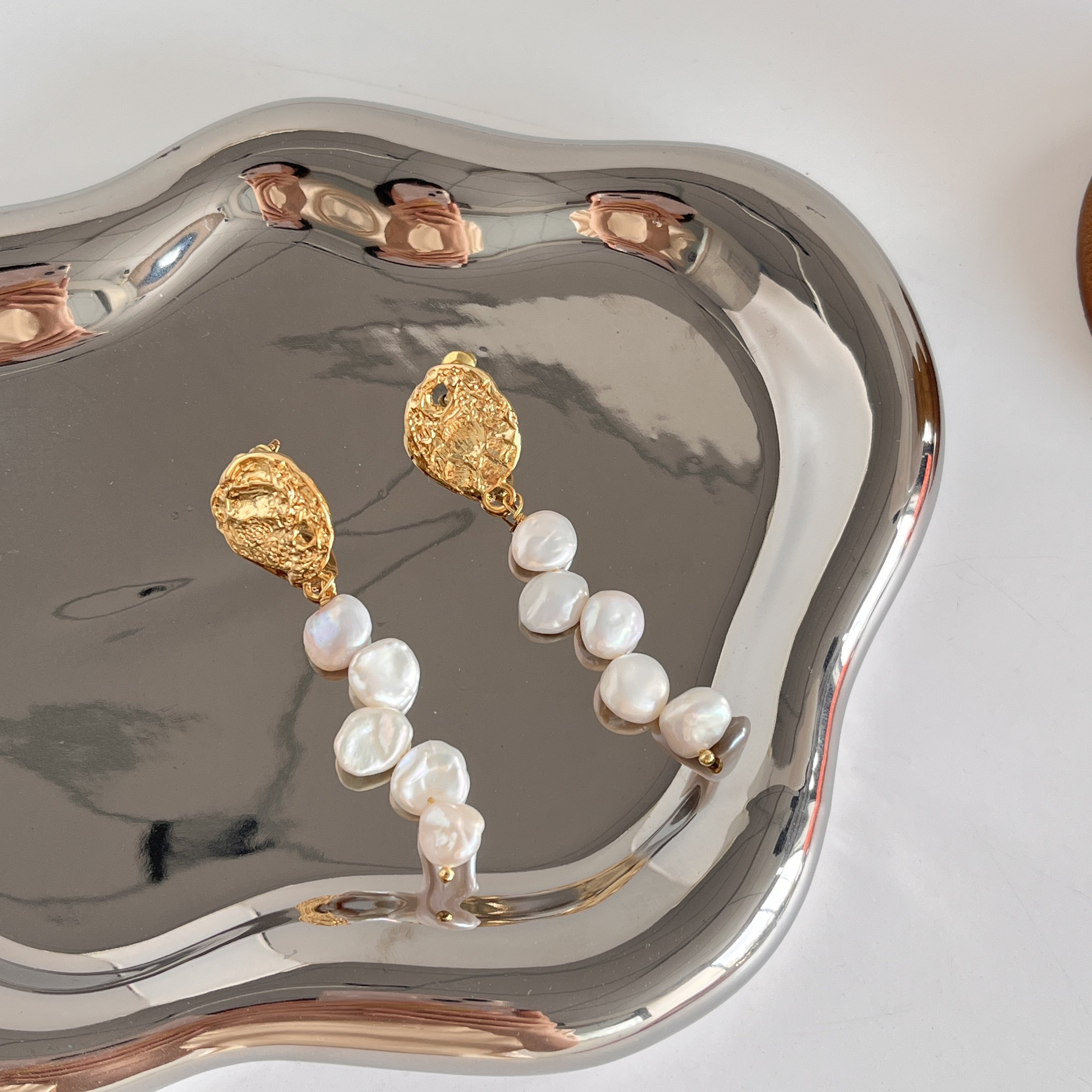 天然淡水异形花瓣珍珠耳环不规则复古电镀18k金双面银针925银针