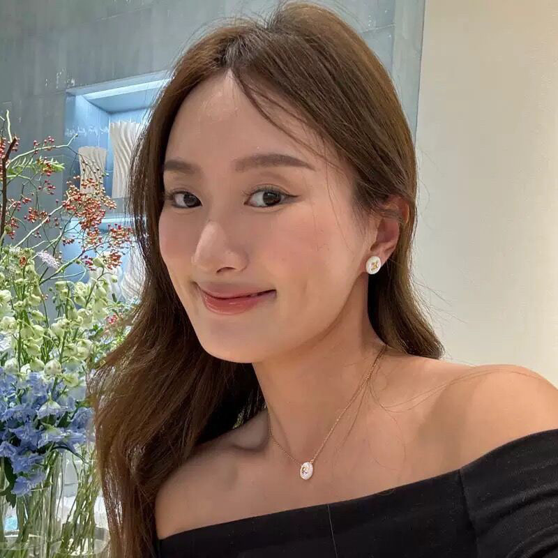 陈都灵同款贝母纽扣圆形耳钉轻奢优雅生日礼物银镀金耳环耳饰轻奢