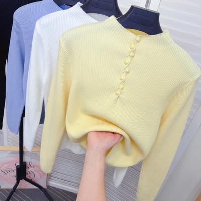 设计感纽扣半高领针织打底衫女