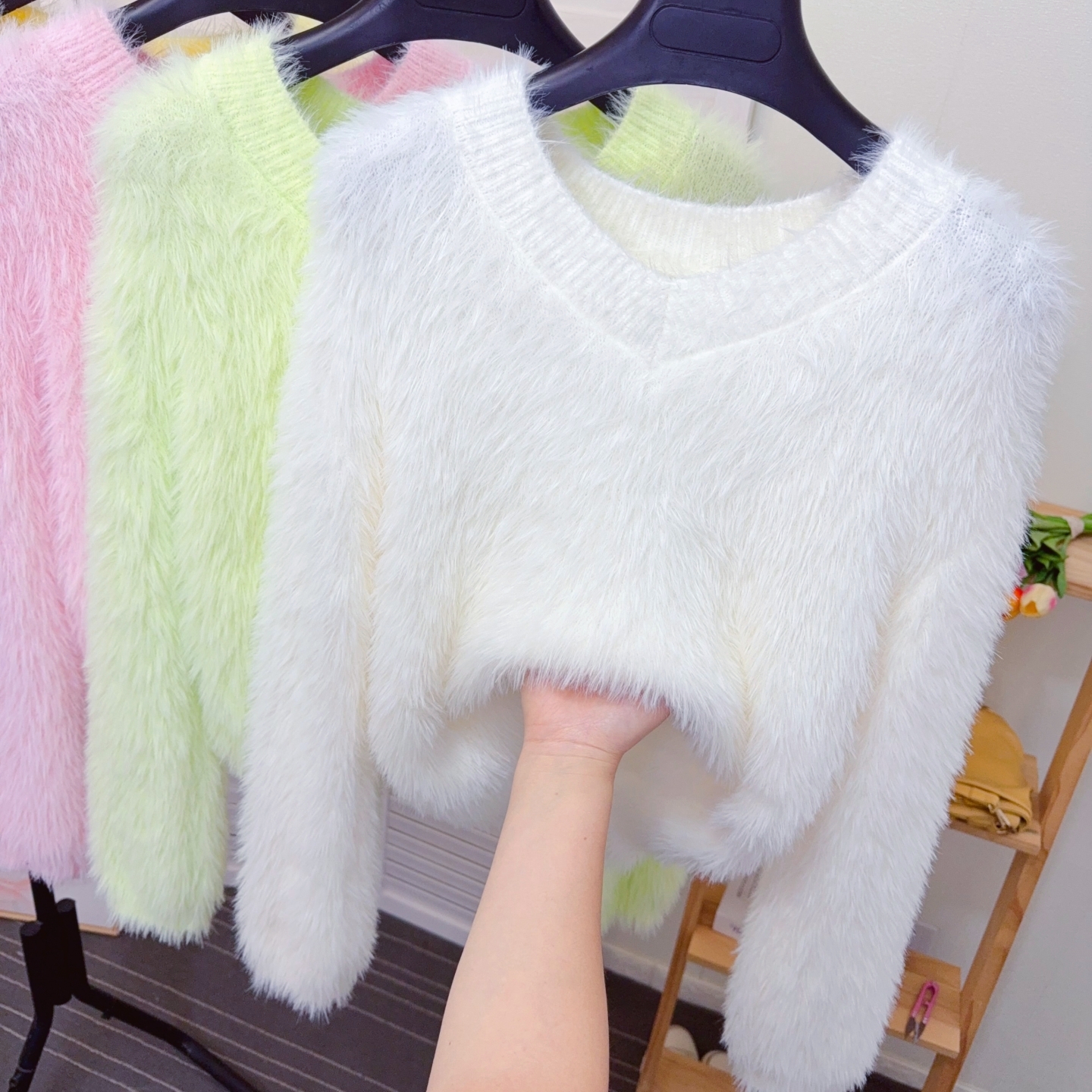 秋冬新款V领水貂绒打底毛衣女