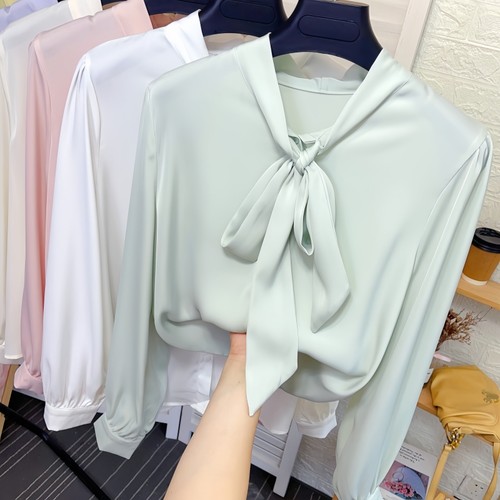蝴蝶结系带宽松长袖醋酸缎面衬衫