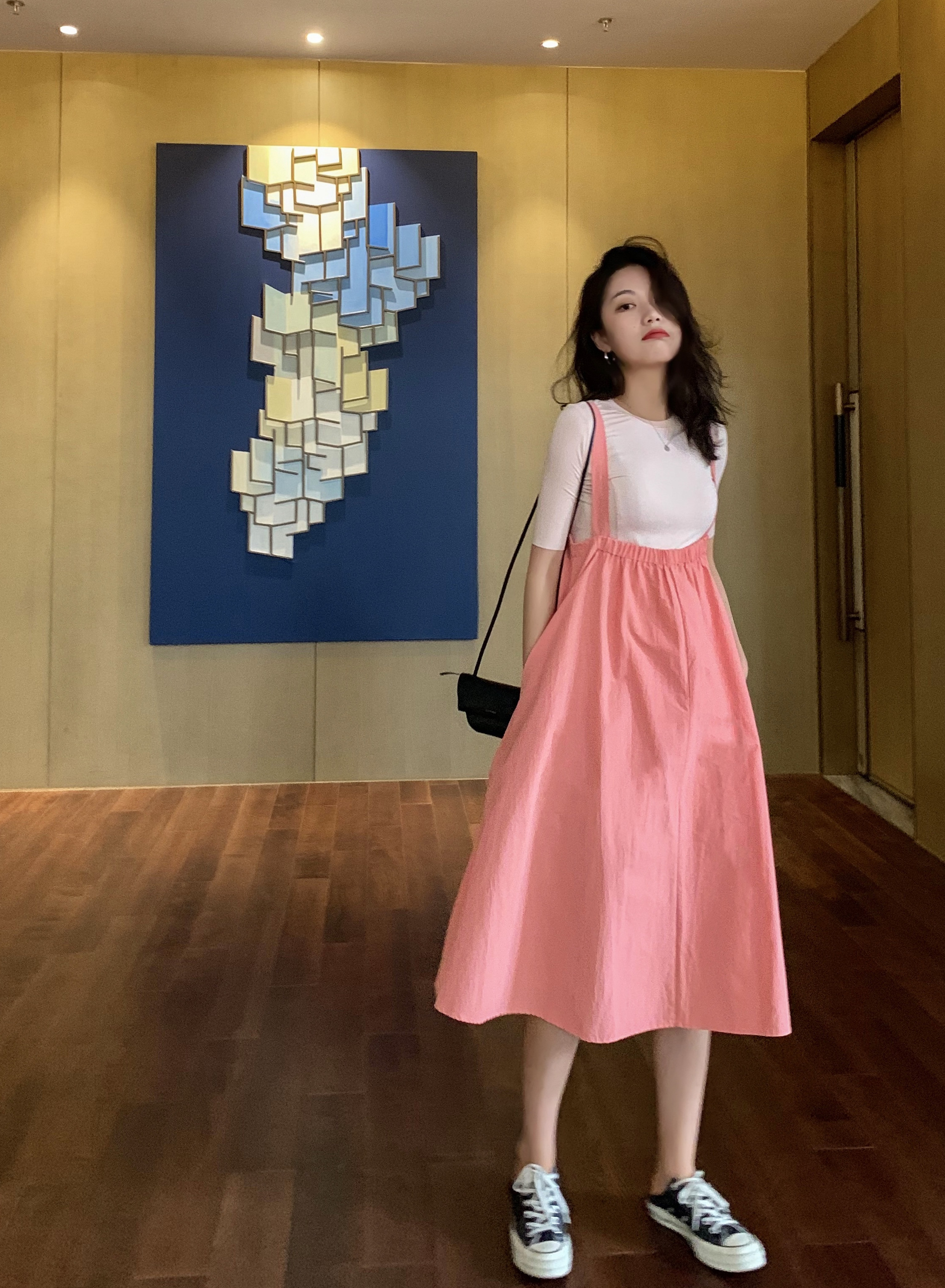 清仓！盛夏的蜜桃裙小黑裙2018夏季吊带高腰显瘦V领无袖连衣裙