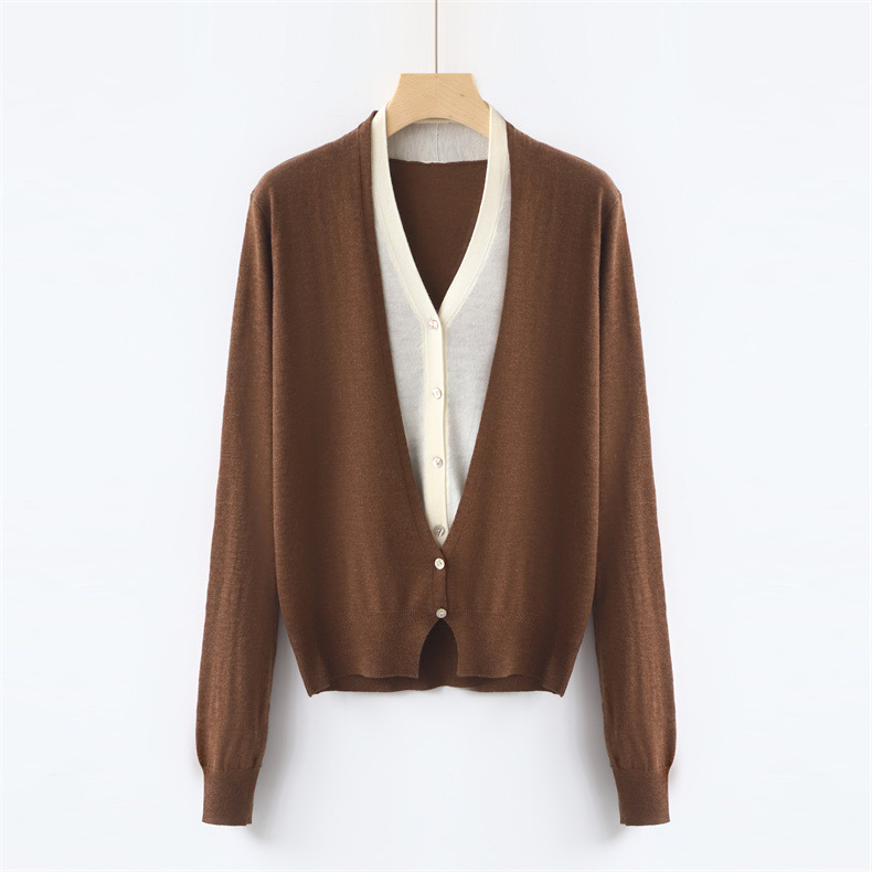 羊毛拼色V领开衫假两件针织衫