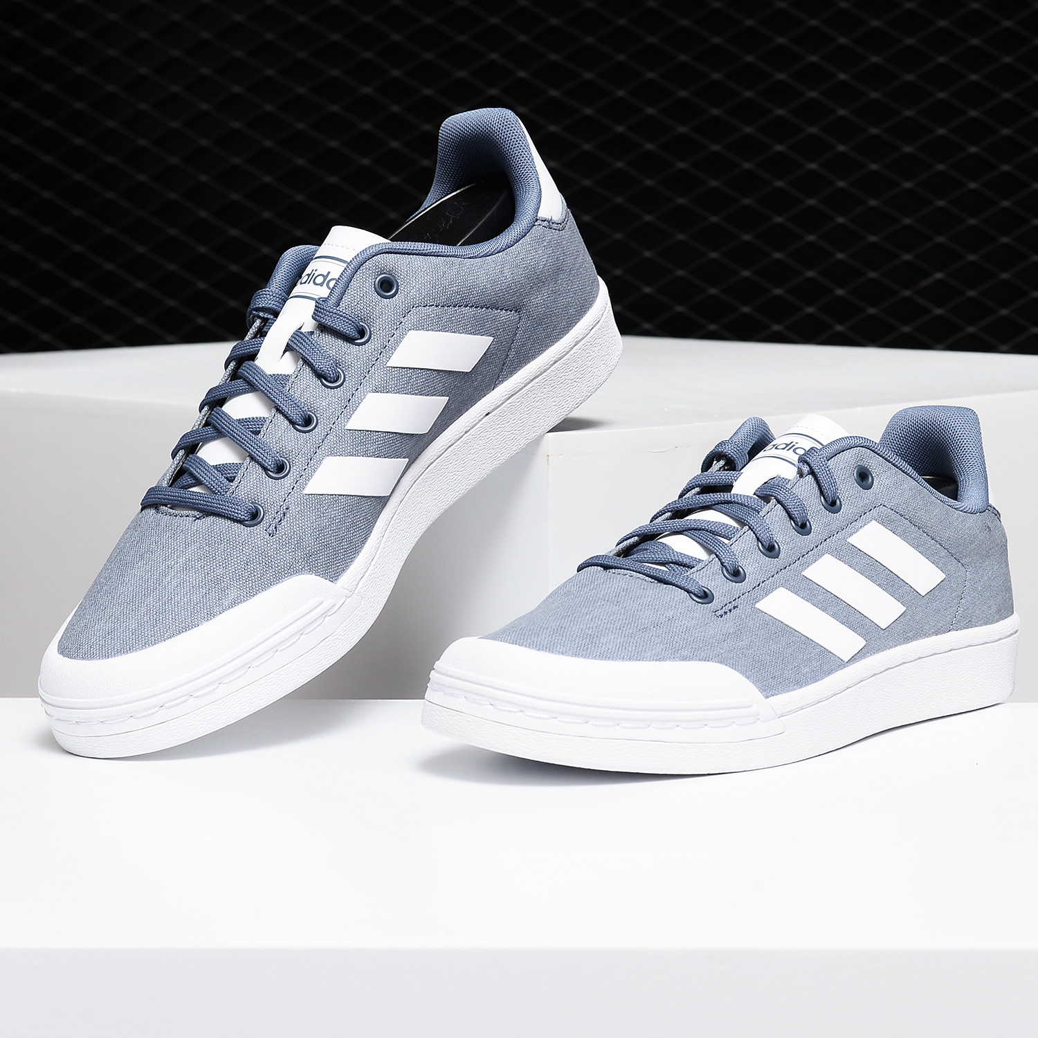 板鞋Adidas/阿迪达斯低帮男子