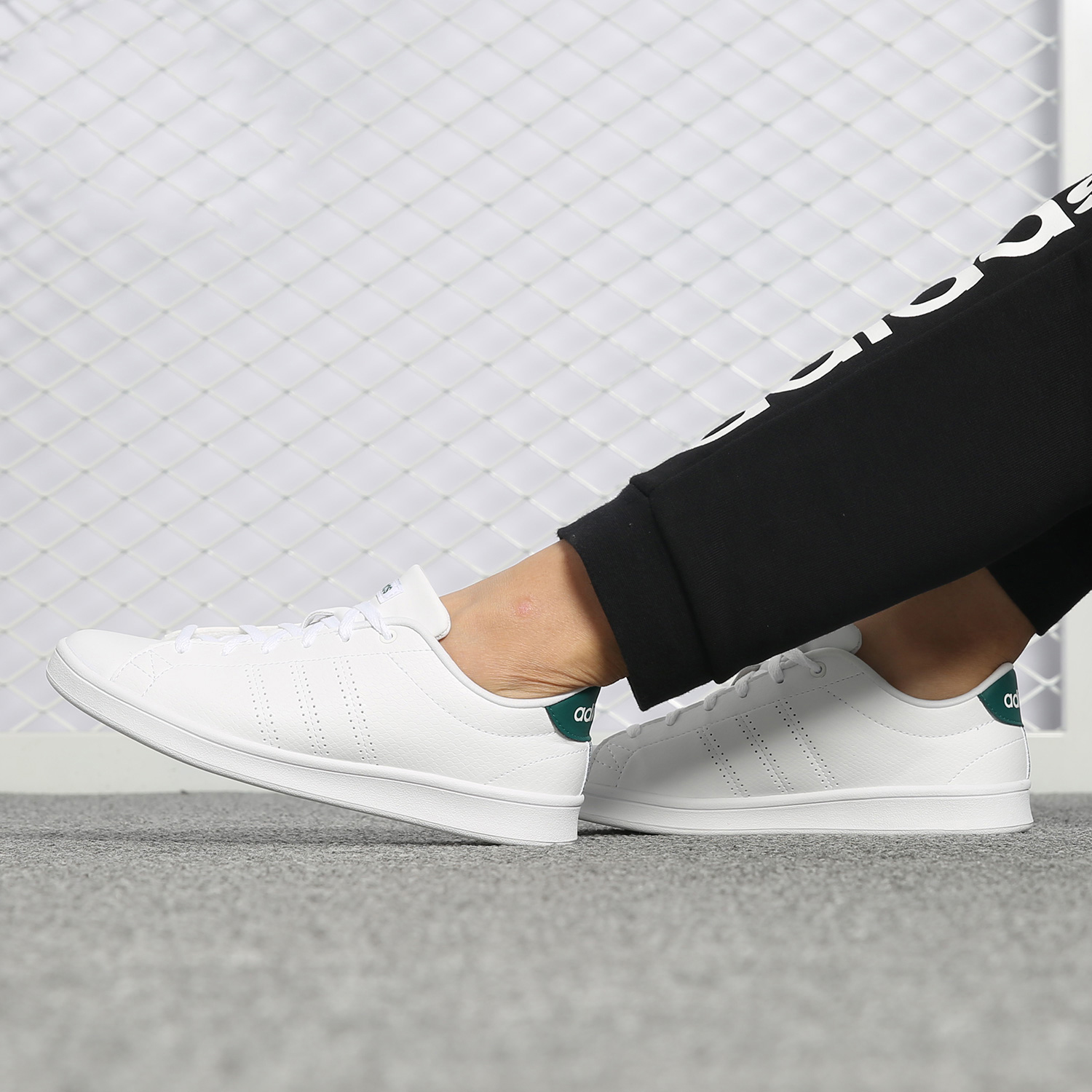 Adidas/阿迪达斯正品 neo 女子潮流绿尾低帮 运动休闲板鞋 B44676