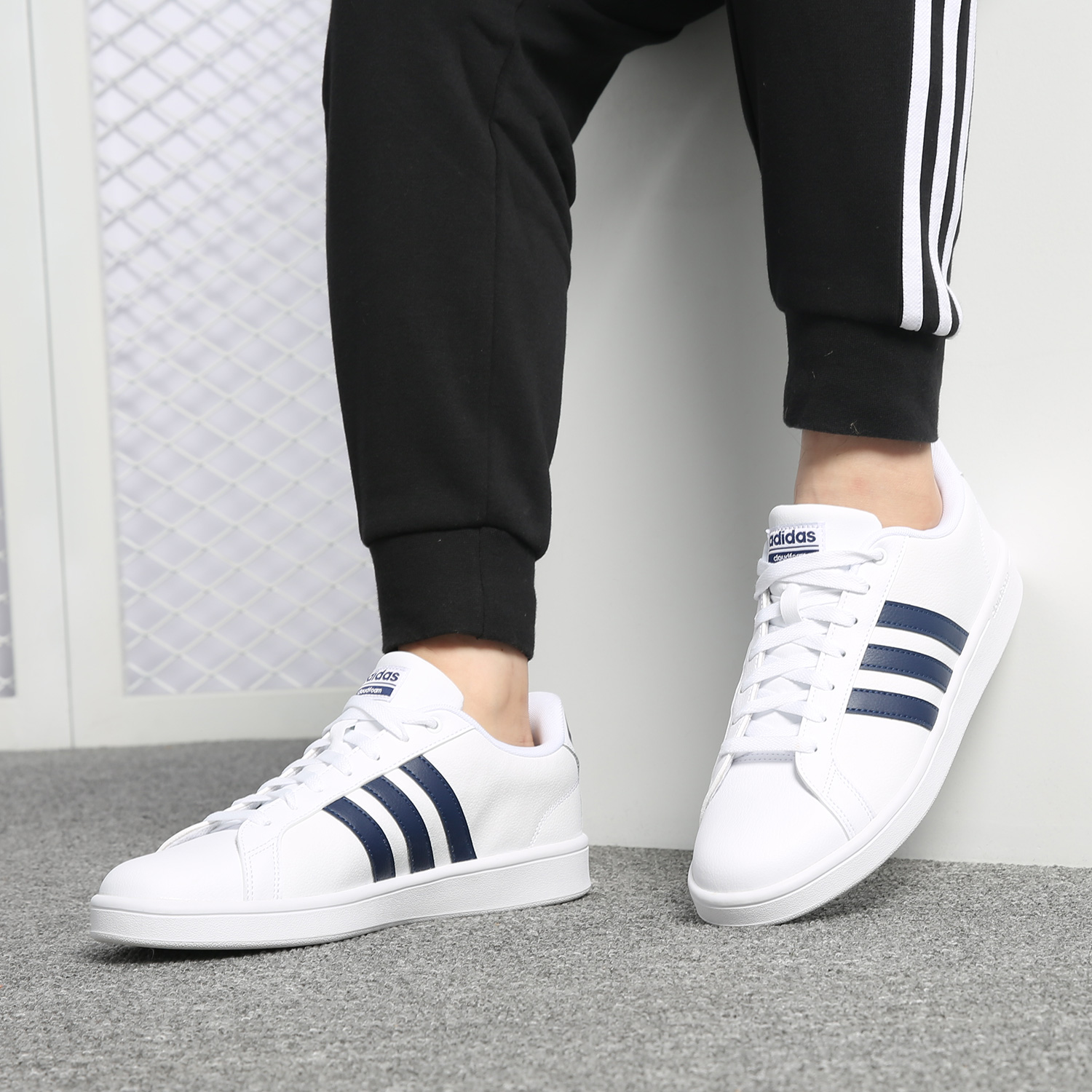 阿迪达斯正品男子板鞋