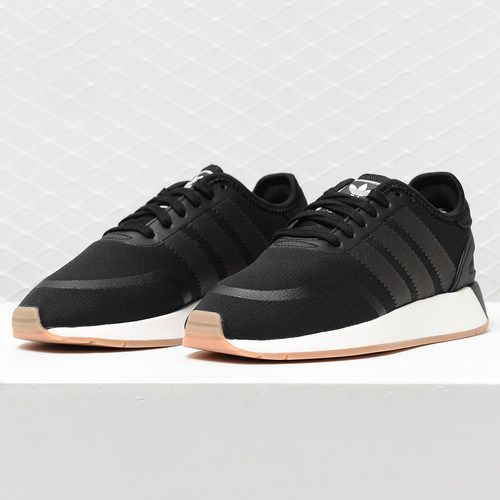 休闲鞋Adidas/阿迪达斯