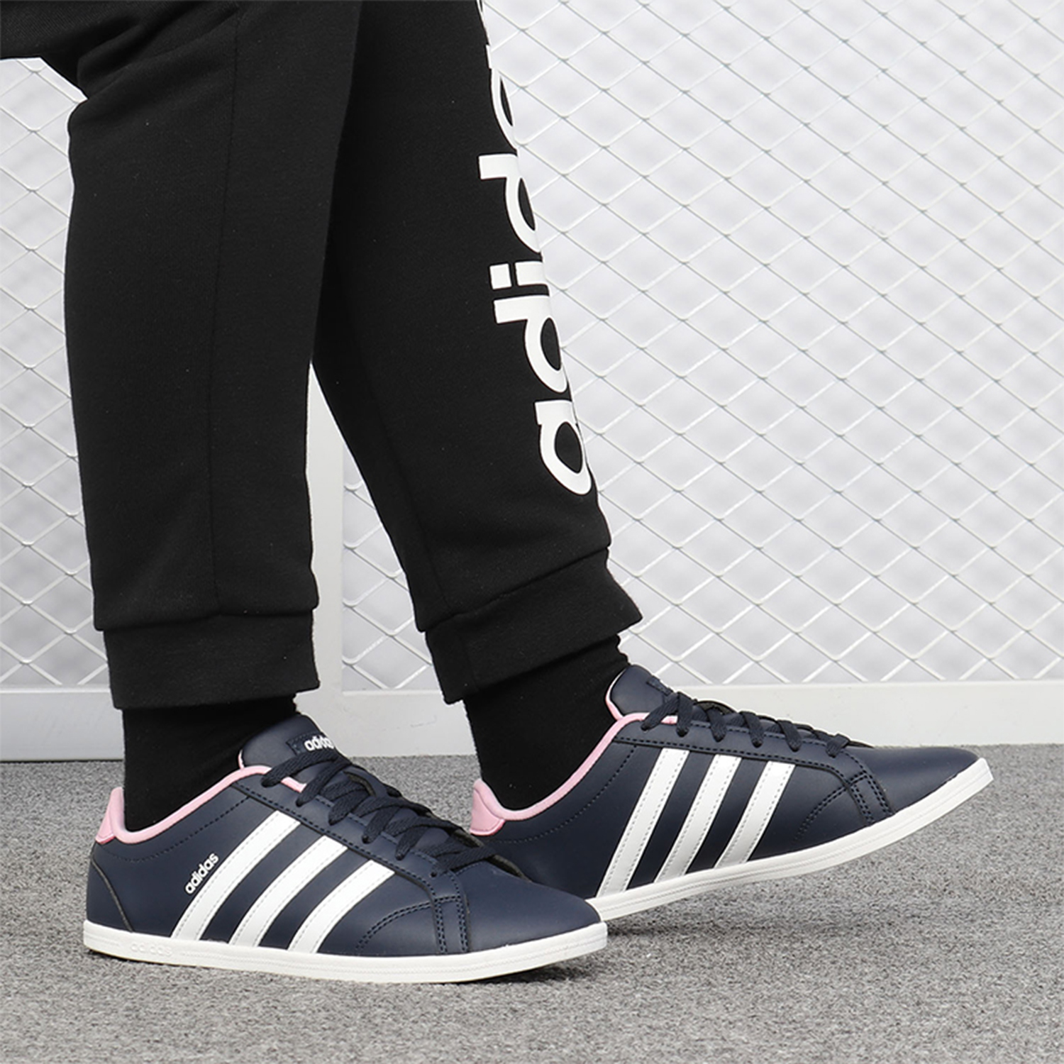 休闲板鞋Adidas/阿迪达斯