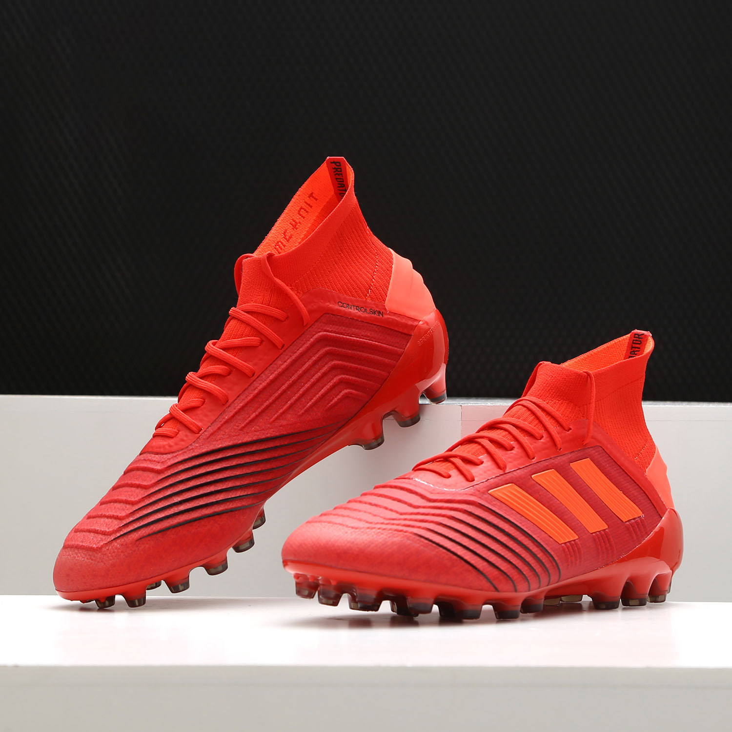 Adidas/阿迪达斯正品男子猎鹰19.1 AG短钉 人造草地足球鞋 D98052