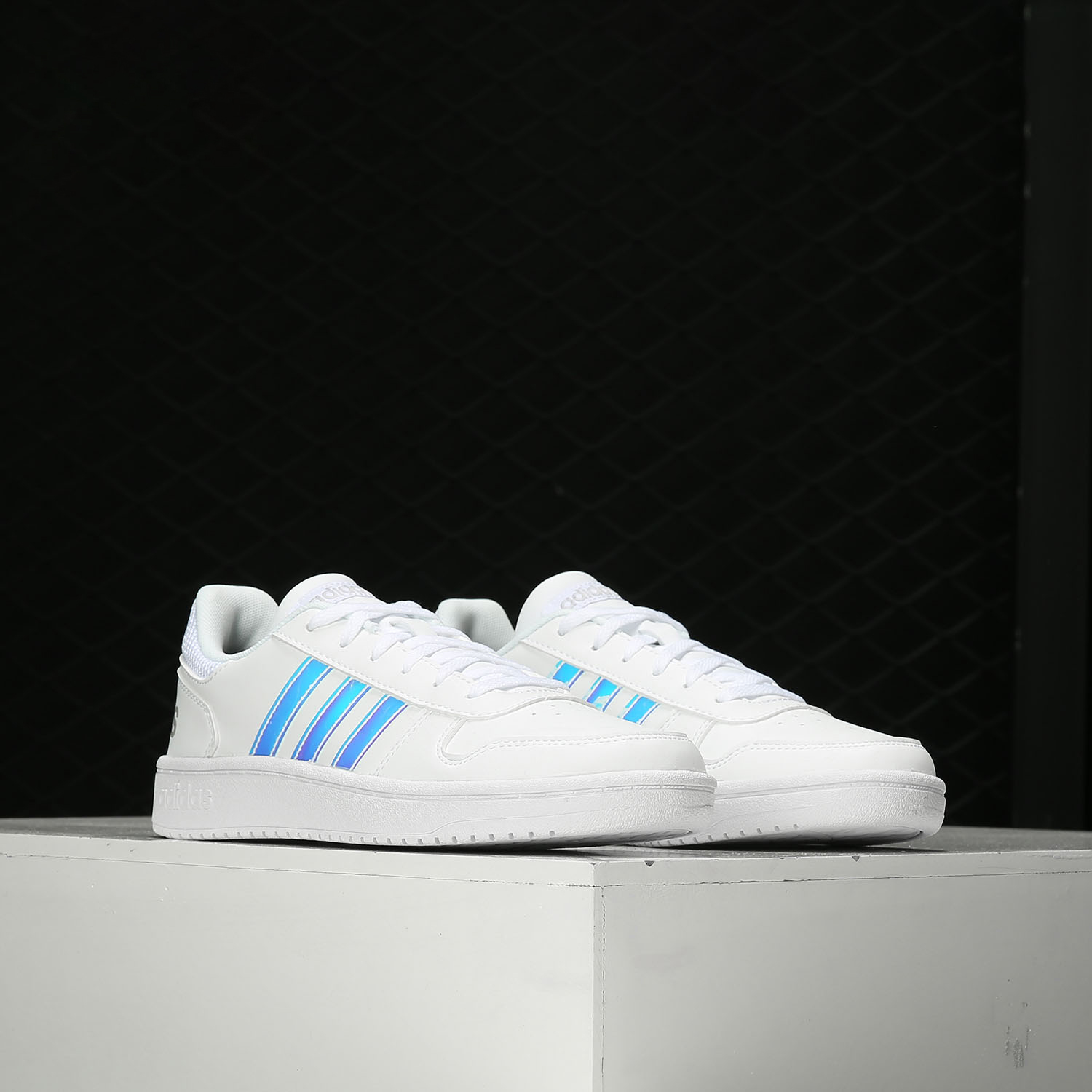 阿迪达斯冬季新款耐磨eg3970板鞋