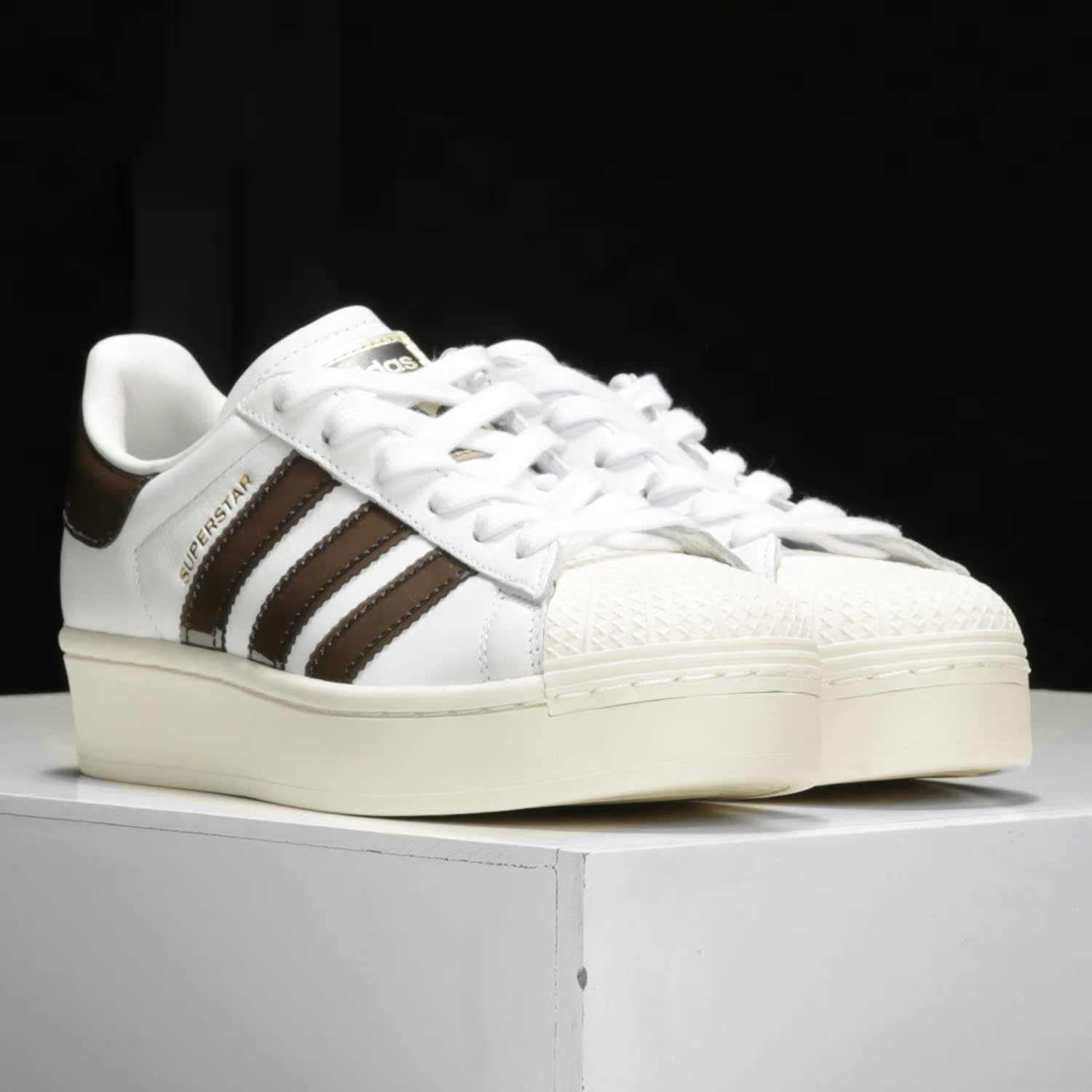 休闲板鞋Adidas/阿迪达斯