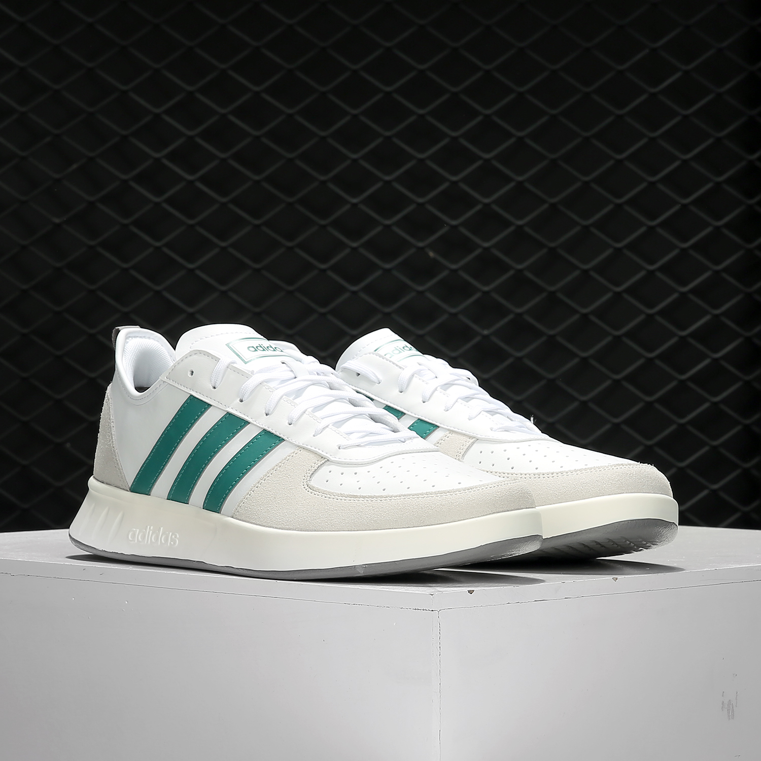 网球鞋Adidas/阿迪达斯