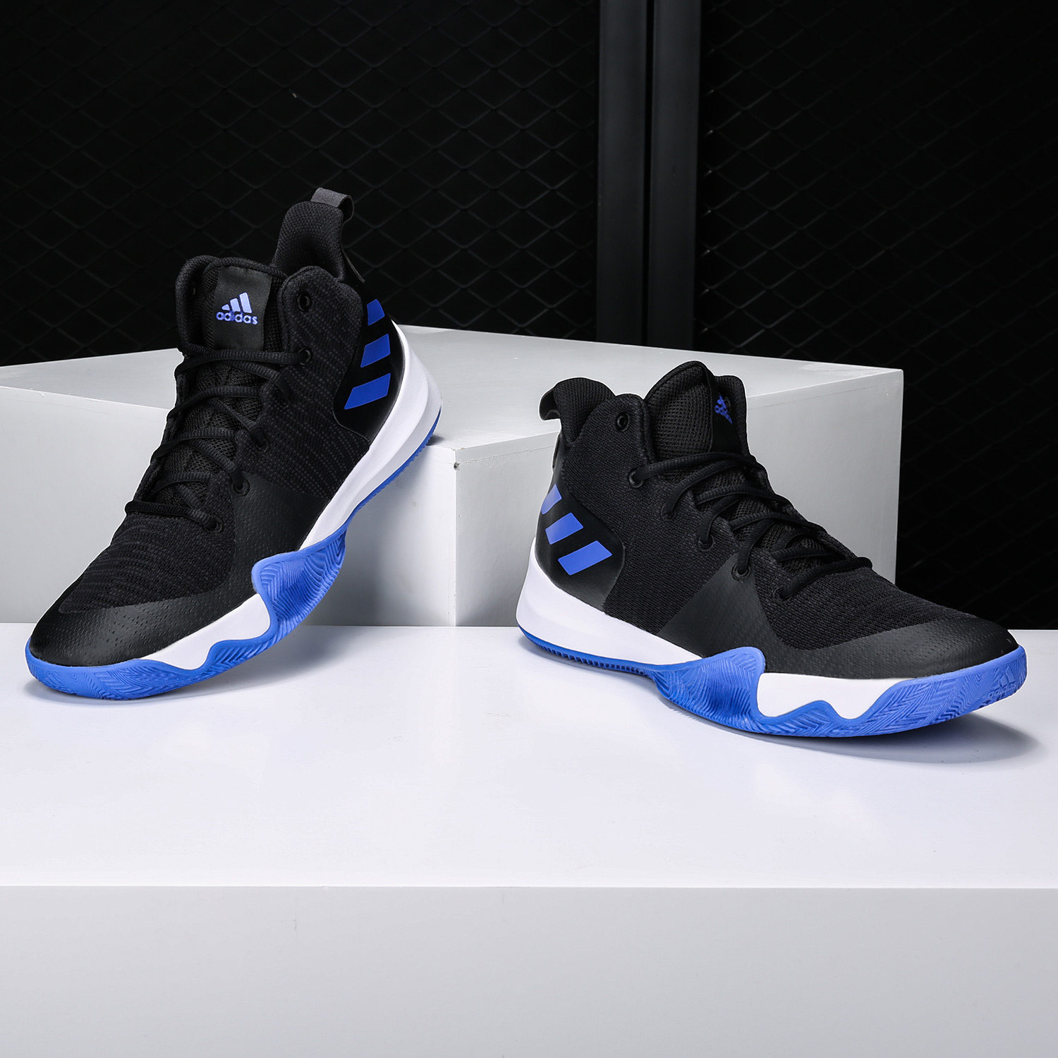 男篮球鞋Adidas/阿迪达斯