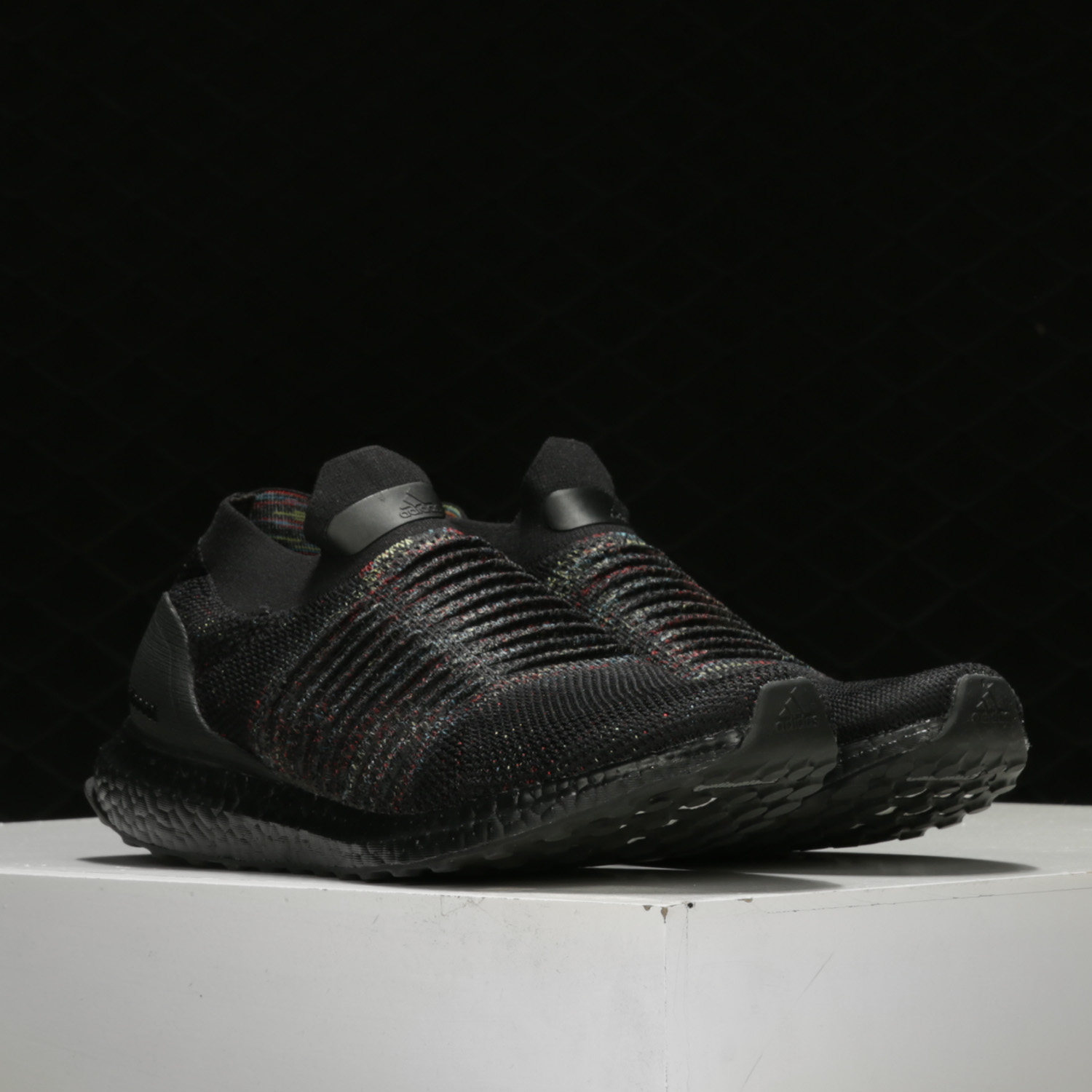 Adidas/阿迪达斯正品 UltraBOOST LACELESS 男女休闲跑步鞋B37685