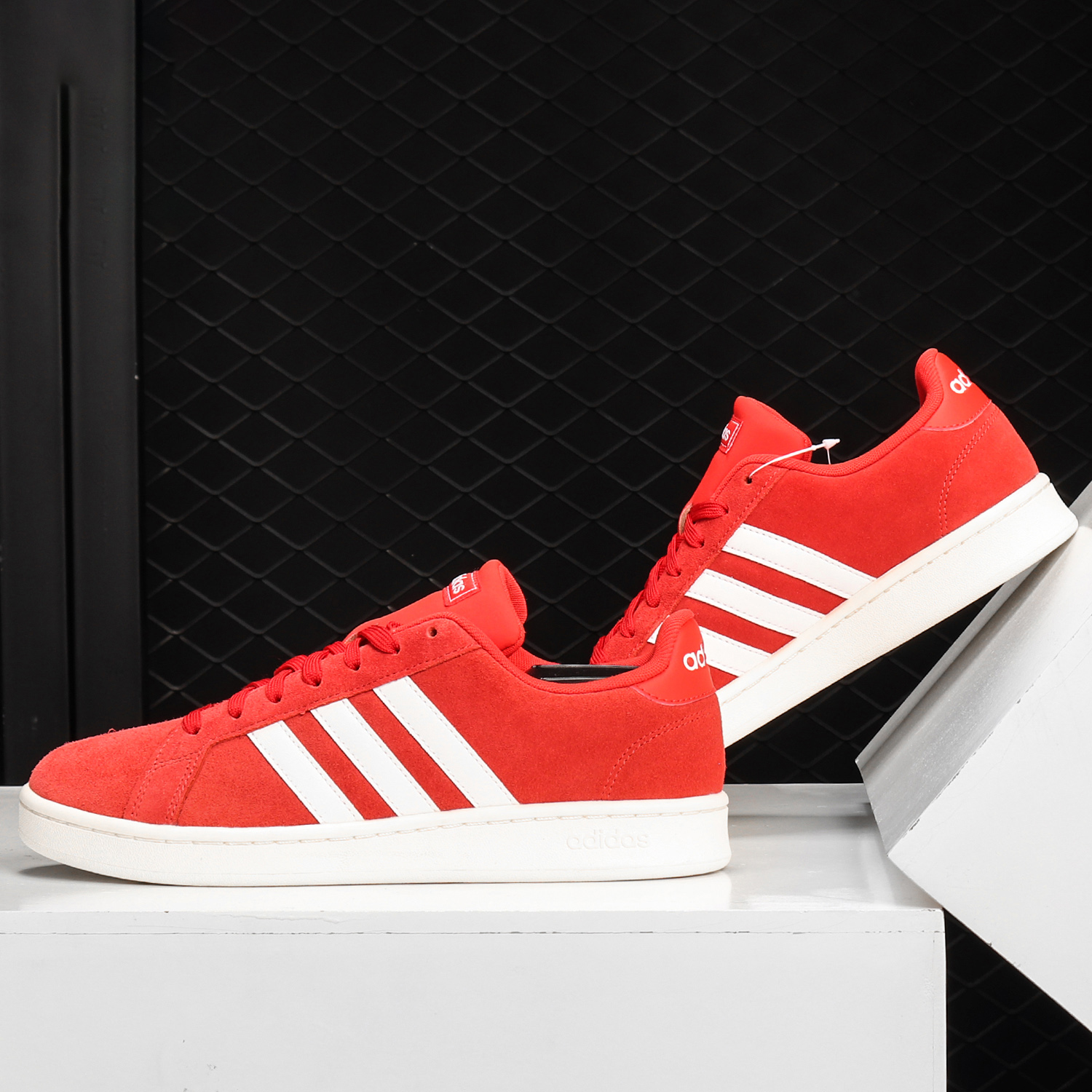 休闲板鞋Adidas/阿迪达斯