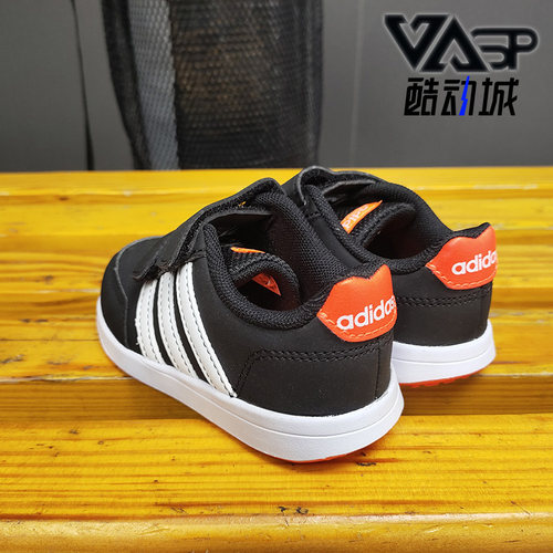 adidas阿迪达斯运动鞋