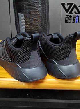 Adidas/阿迪达斯正品 冬季新款男子舒适轻便透气跑步鞋 EG3190
