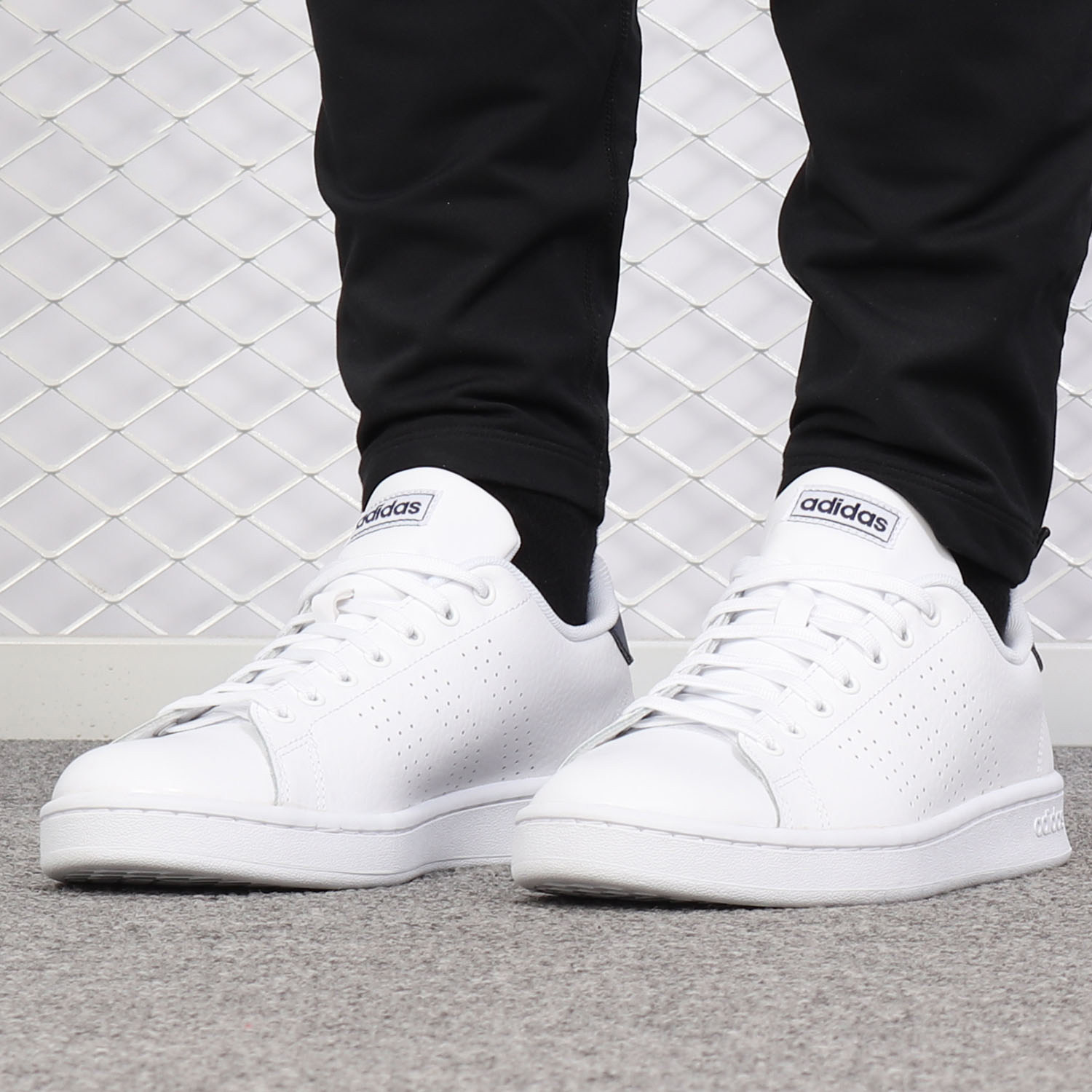 Adidas/阿迪达斯正品男鞋 新款运动休闲鞋轻便高帮板鞋 EE9680