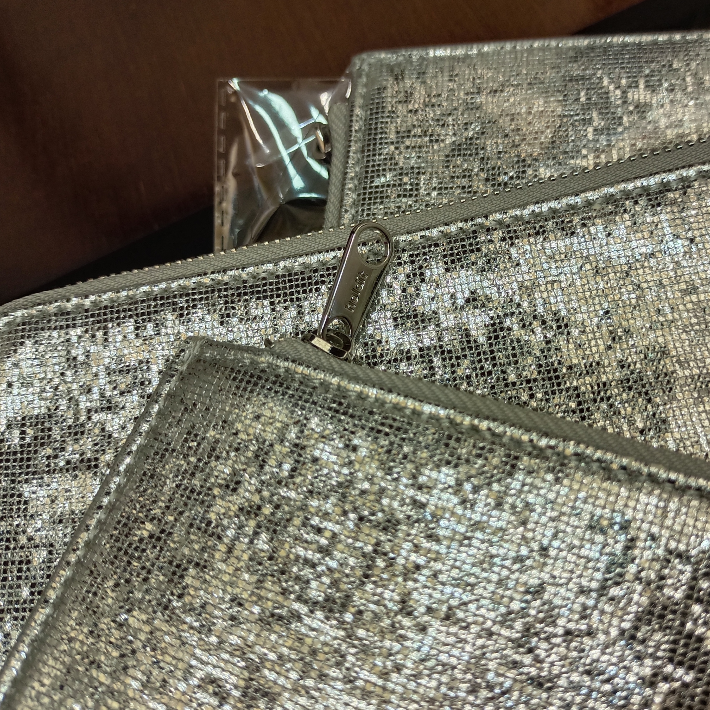 25*35cm订单库存银色电脑内胆包 有拉链书本文件保护套大号手拿包