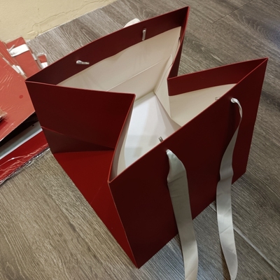 订单现货300克卡纸红色单色加宽方底鲜花包装蛋糕包装手拎袋纸袋