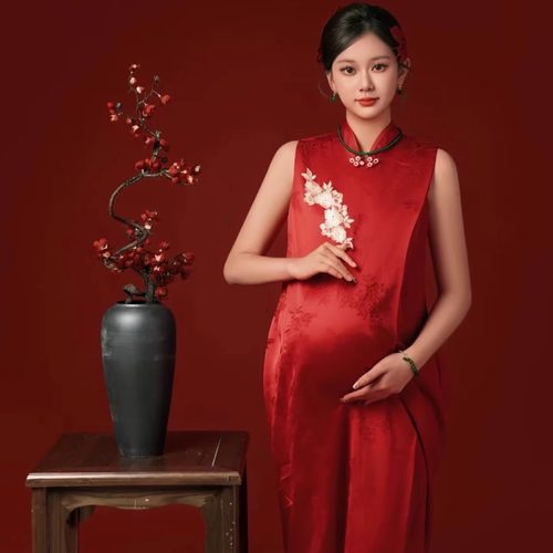 新款红色新中式喜庆孕妇拍照连衣裙中国风孕妈咪影楼摄影无袖长裙