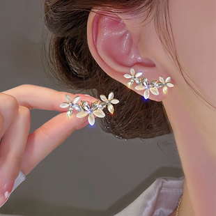 甜美气质耳环小众设计轻奢耳饰品 猫眼石水钻小花朵弧形耳钉女个性