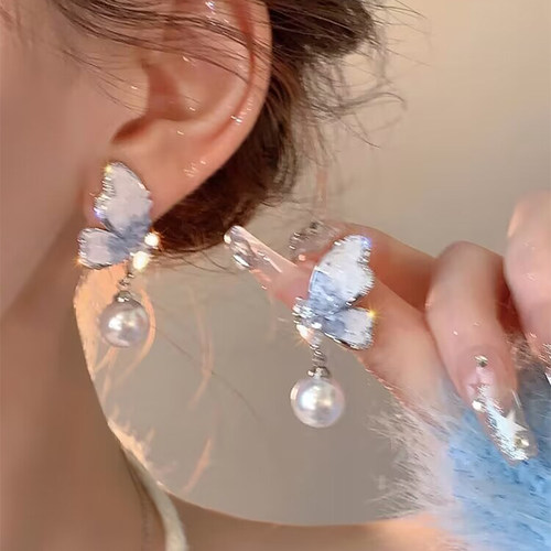 水晶蝴蝶珍珠耳环小众设计感