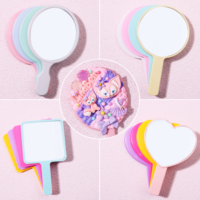 手持爱心方形圆形镜子街角秘密