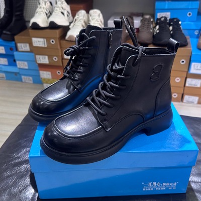 真皮牛皮大码女靴40-43码马丁靴