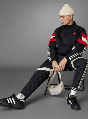 8月ADIDAS阿迪达斯  男子曼联足球休闲文化运动夹克外套IS6525