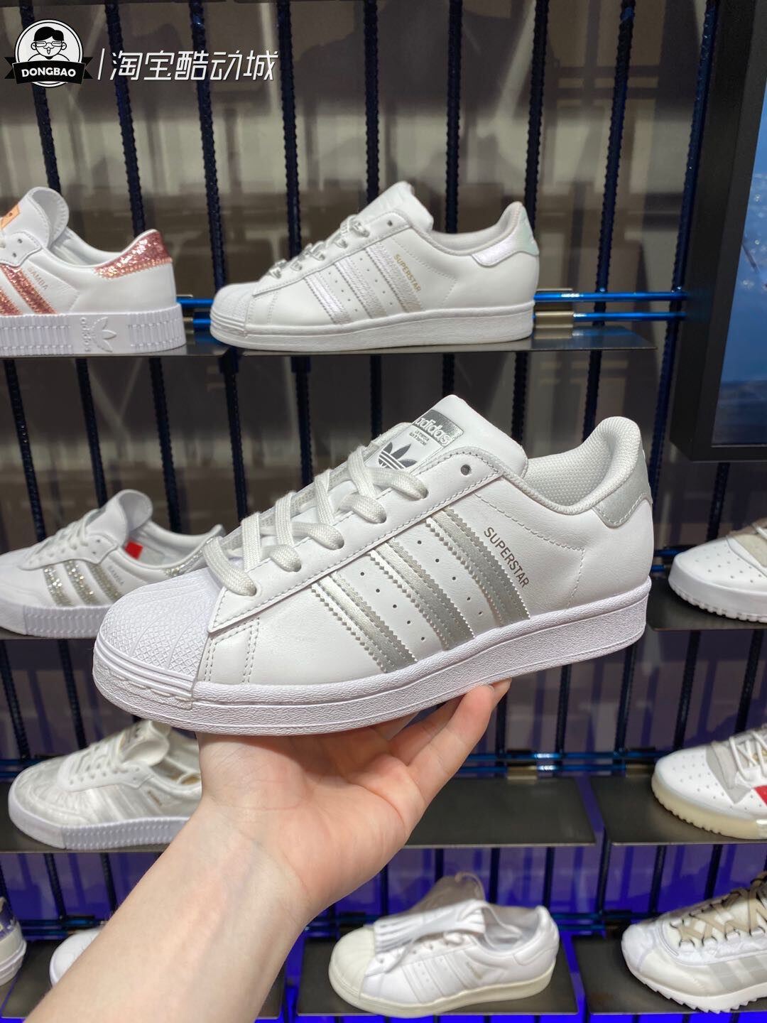 5月ADIDAS三叶草Super Star女休闲运动舒适贝壳头板鞋FX2329