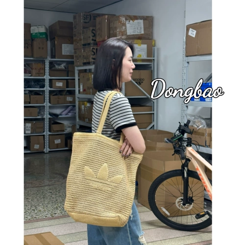 Adidas, классическая спортивная сумка на одно плечо, 4 мес.