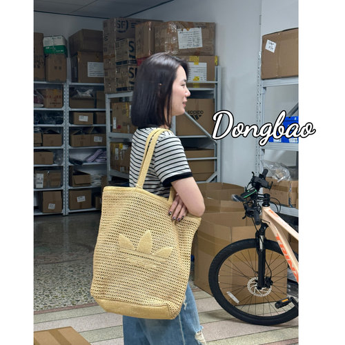 女子经典实用运动单肩托特包