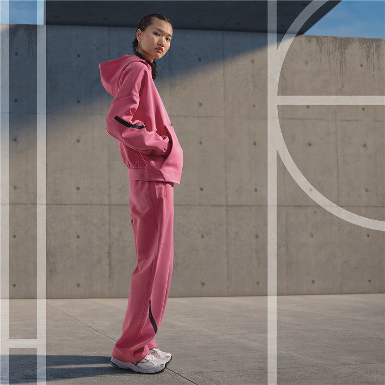 8月ADIDAS阿迪达斯「真治愈」黑标制服运动连帽卫衣套头衫JD6409