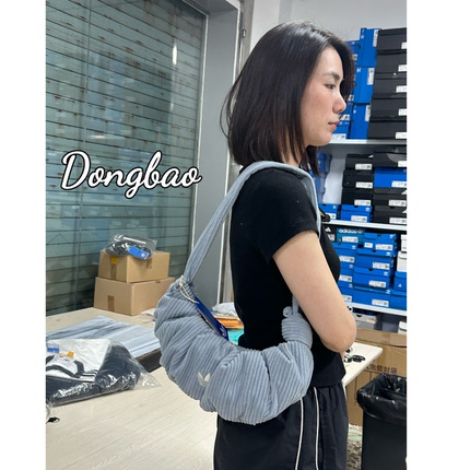 9月ADIDAS阿迪达斯SMALL女子舒适时尚灯芯绒云朵包运动挎包KT0861