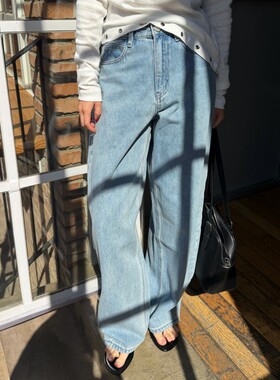 【3/10 New 】ACRAB 推荐早春浅蓝色复古做旧水洗牛仔小弯刀长裤