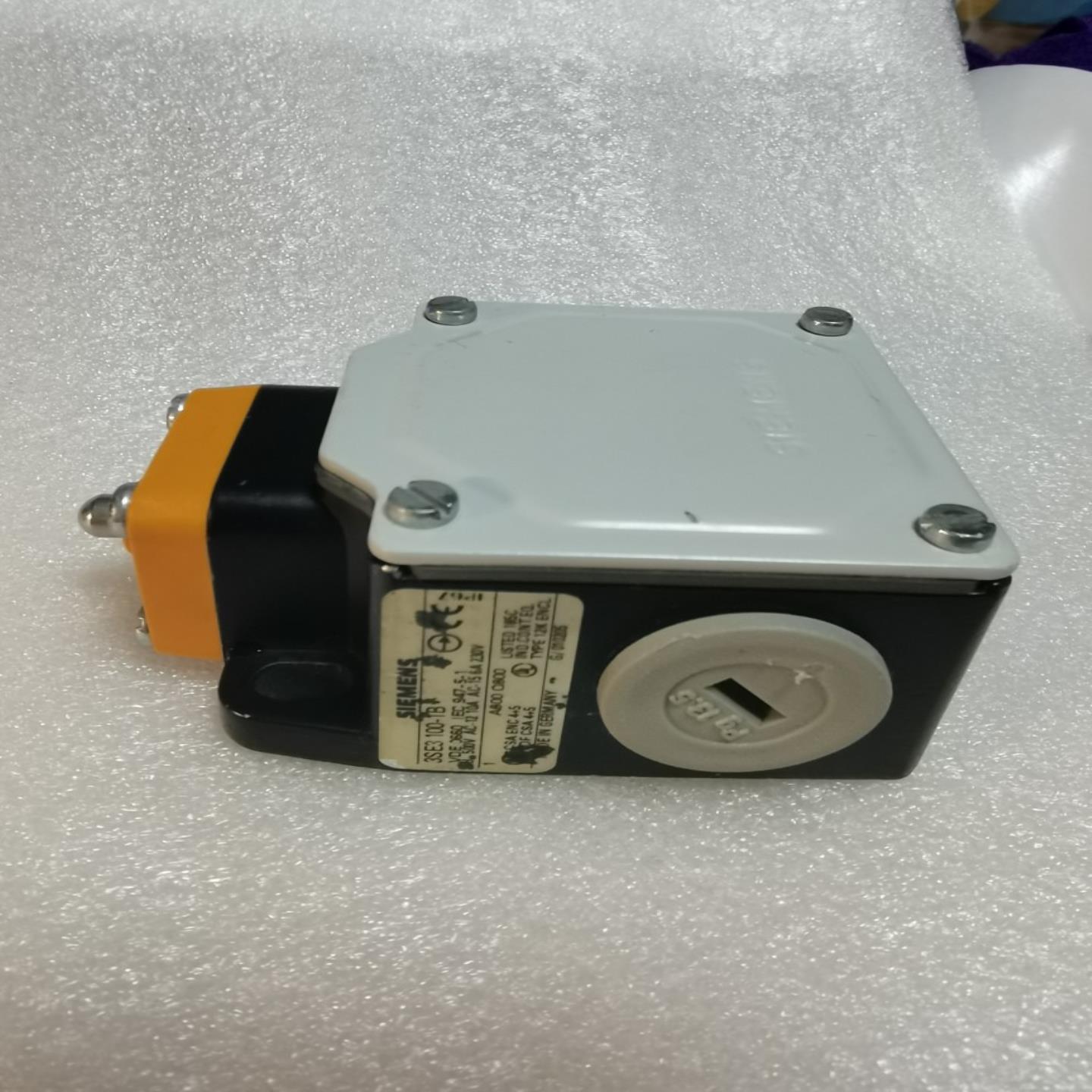 3SE3100-1B  德国西门子没有外包装
