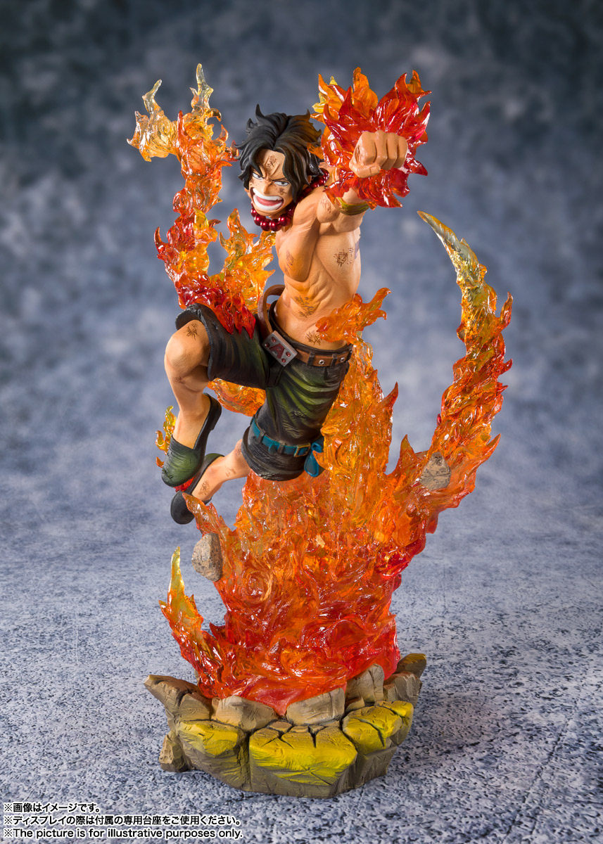 万代Figuarts ZERO超激战 火拳艾斯白胡子海盗团 战斗版ver 手办