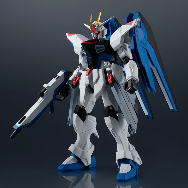 万代GU-17自由高达模型